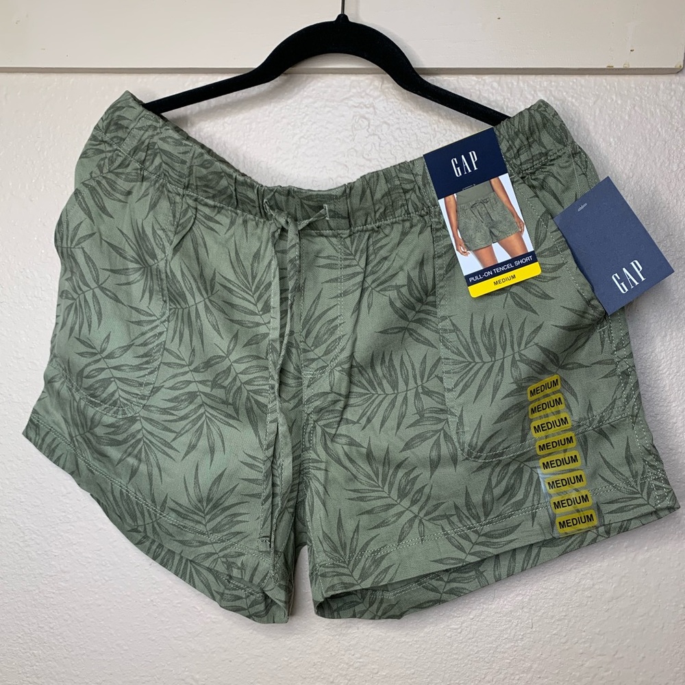 Gap Shorts Green Size Medium